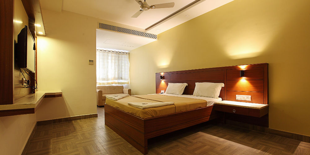 Hotel-SVS-Sri-Venkadaramana-Towers-Kumbakonam-Deluxe-Double-Room